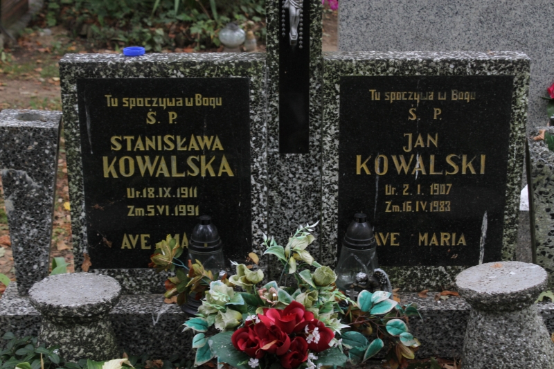 Grób Stanisława Kowalska