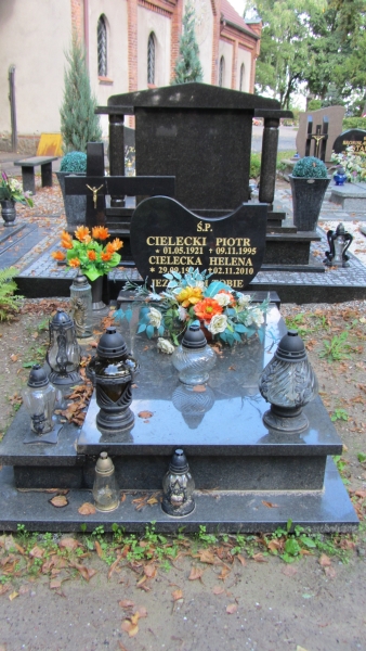 Grób Piotr Cielecki
