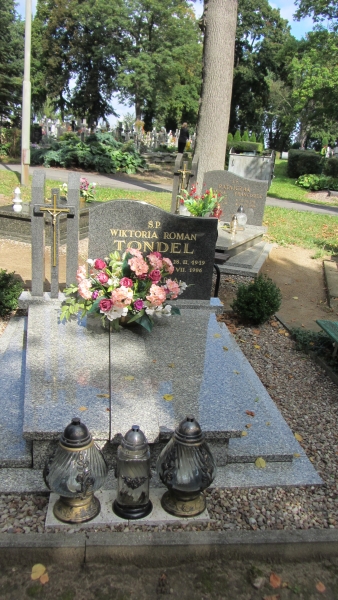 Grób Wiktoria Tondel