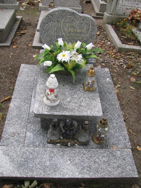 Ania Łazarow 2003 Myślibórz - Grobonet - Wyszukiwarka osób pochowanych