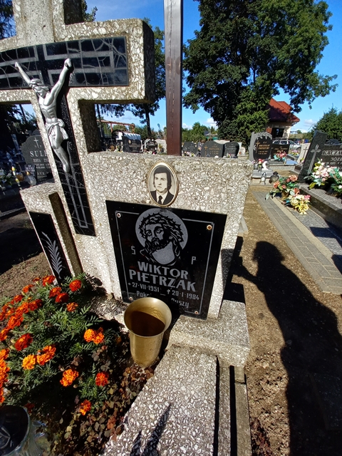 Wiktor Pietrzak 1951 Myślibórz - Grobonet - Wyszukiwarka osób pochowanych